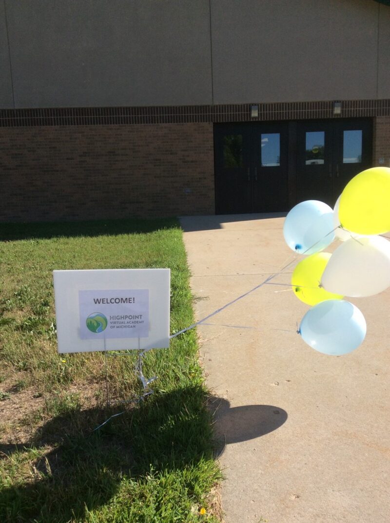 Ballons on HVAM school